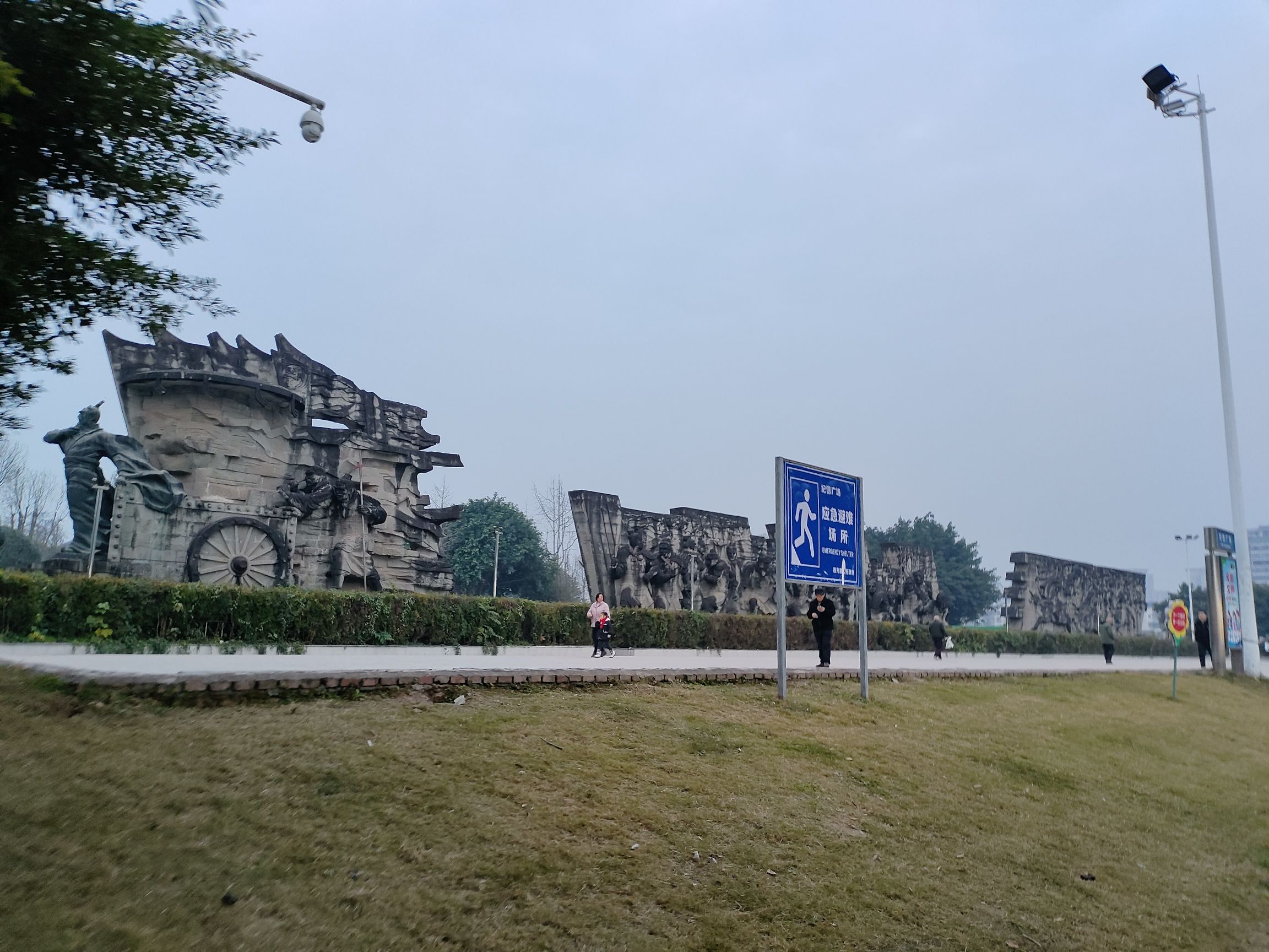 纪信广场-西充县安汉广场旅行图片 2