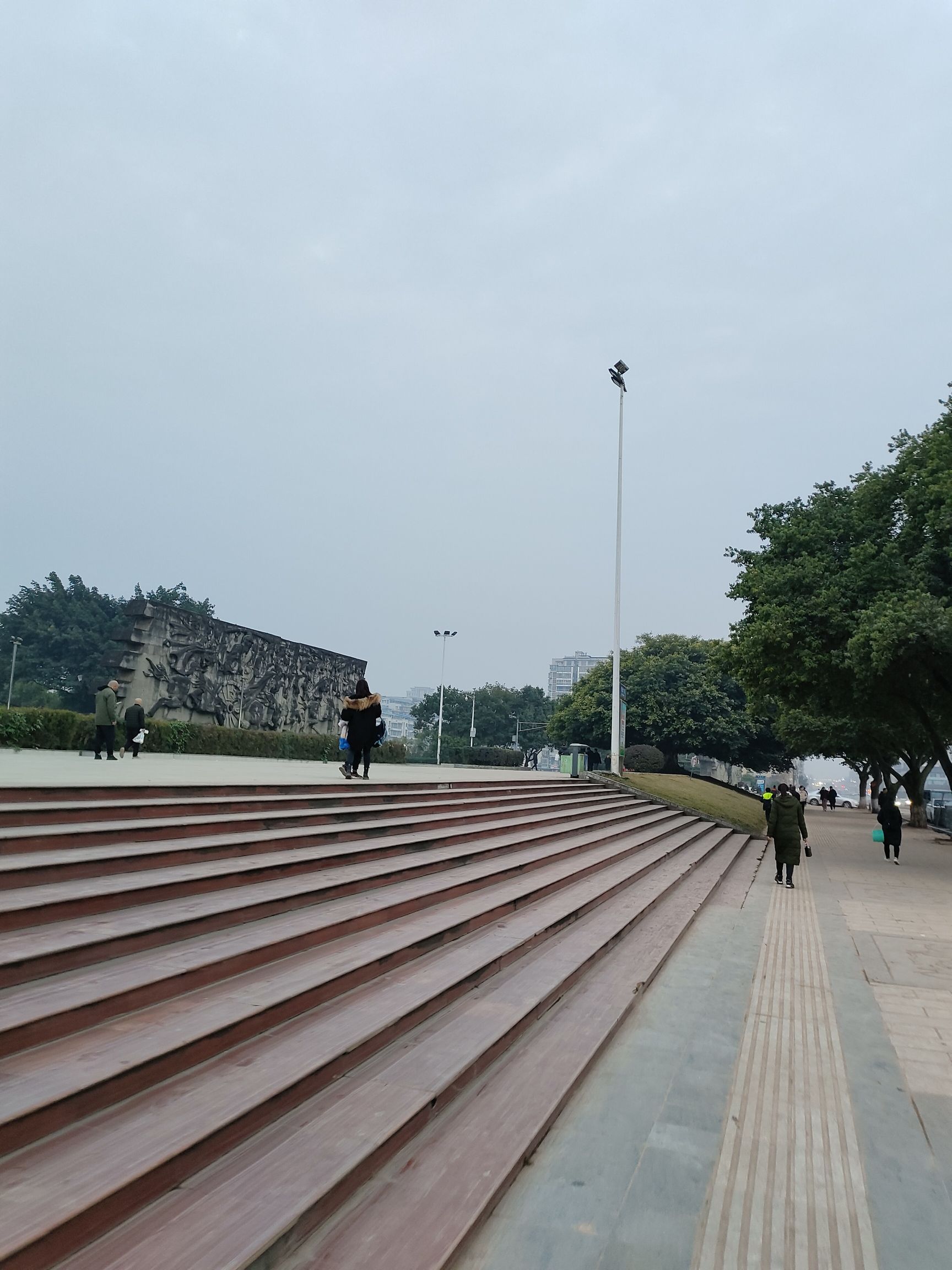 纪信广场-西充县安汉广场旅行图片 3