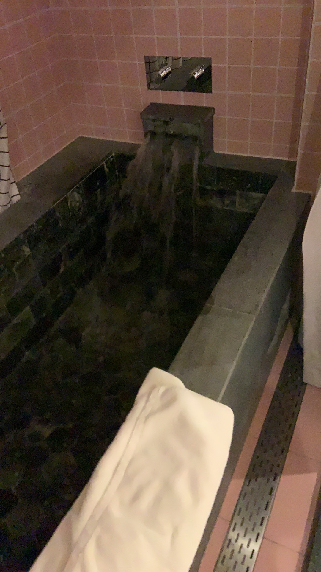 乐优欧亚菲温泉水世界旅行图片 1