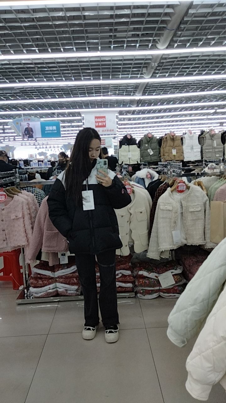 潮衣库服饰批发城(鸿舟商厦店)