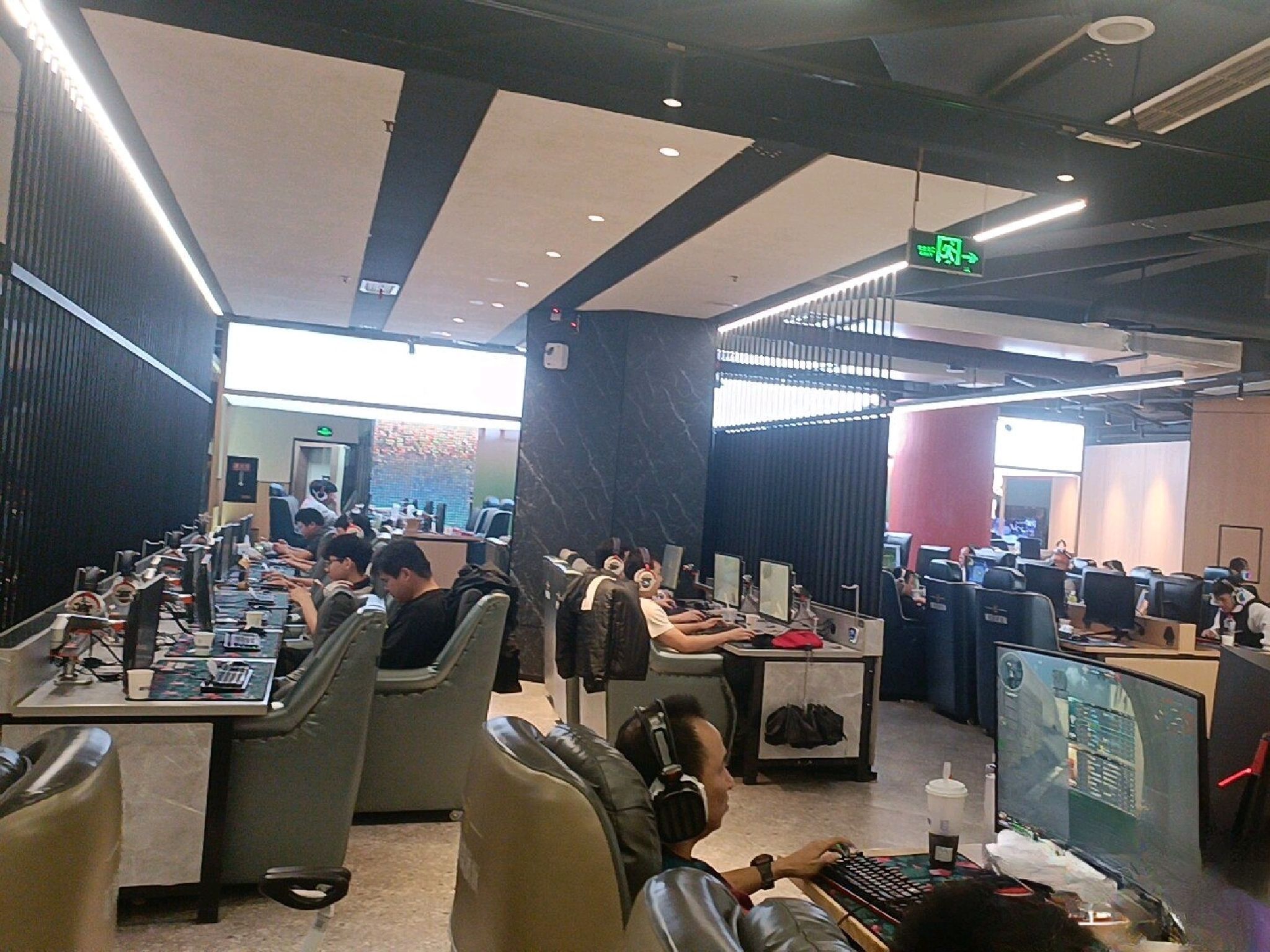 阿尔法网咖(隆泸大道店)