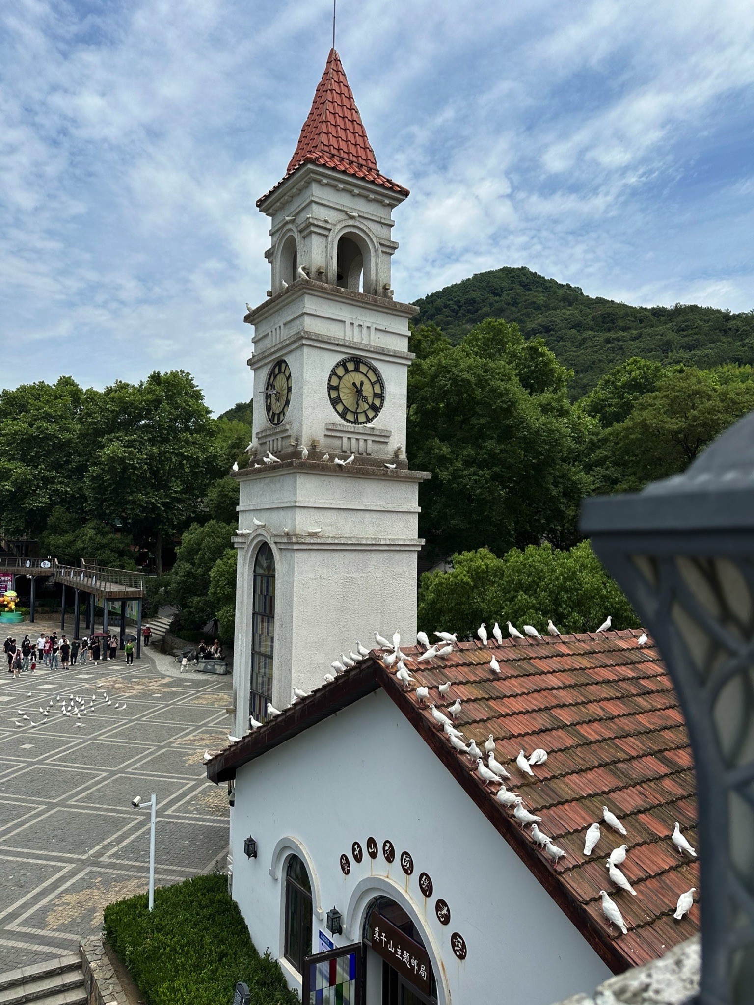 莫干山镇庾村广场旅行图片 1