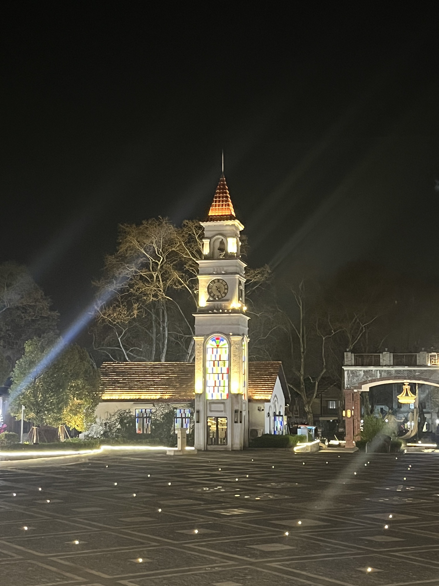 莫干山镇庾村广场旅行图片 3