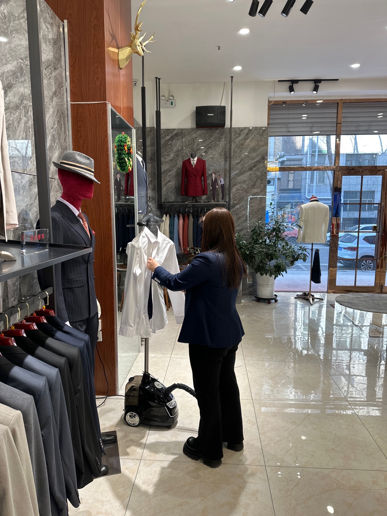 壹绅壹装·西装集合馆(中央大街店)