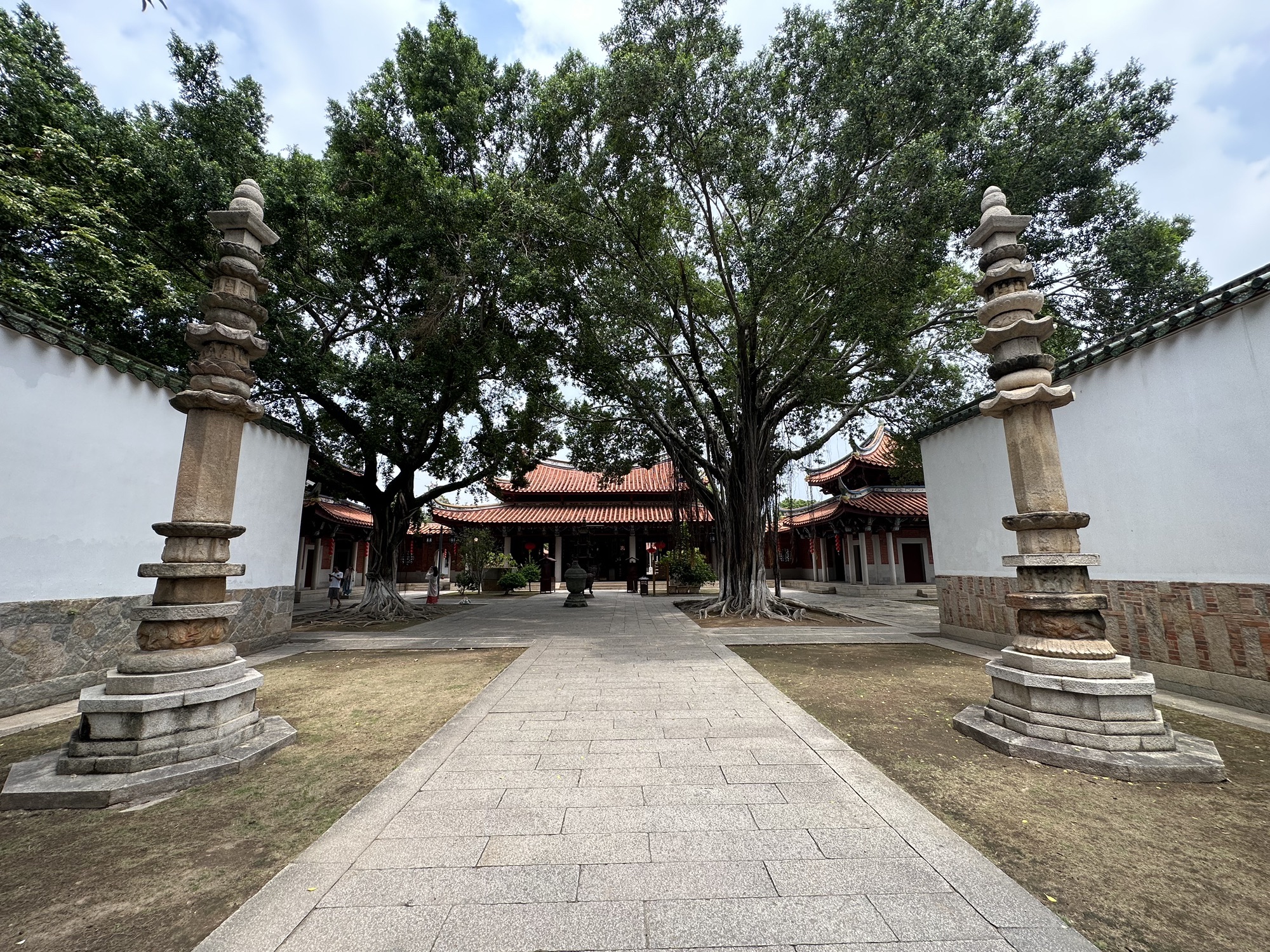 弥勒殿实景照片