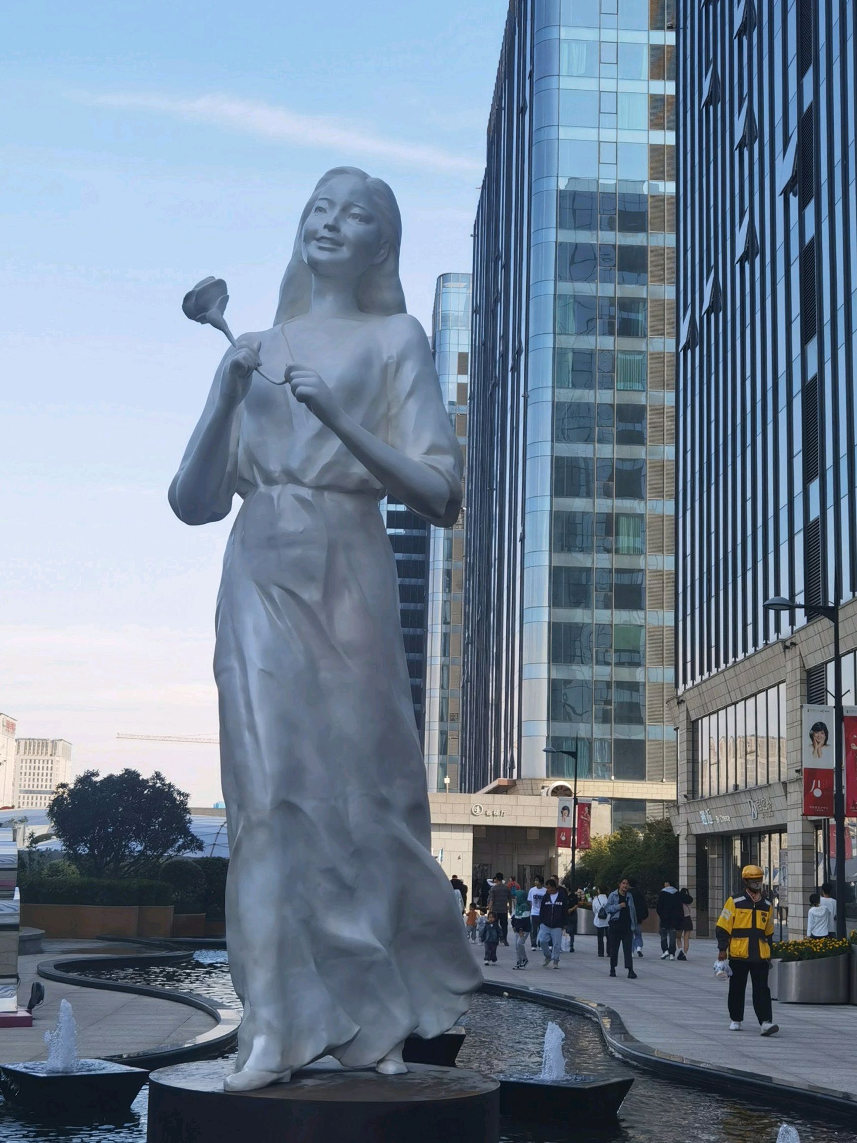 邓丽君空中花园旅行图片 1