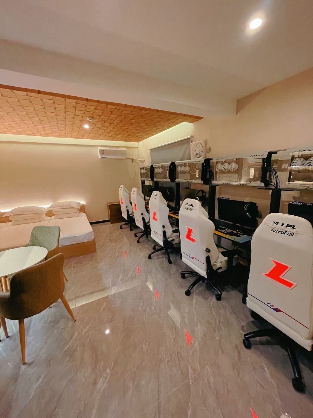 泰坦网络(电竞酒店)