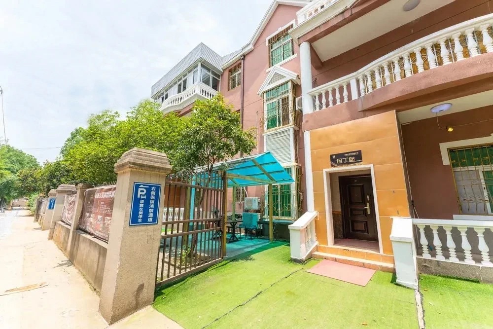 场地封面-威廉古堡别墅轰趴馆·团建拓展·烧烤聚会(武汉东湖店)