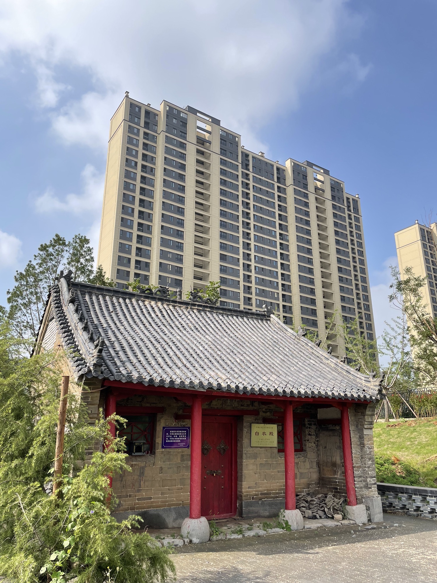 白衣殿旅行图片 1