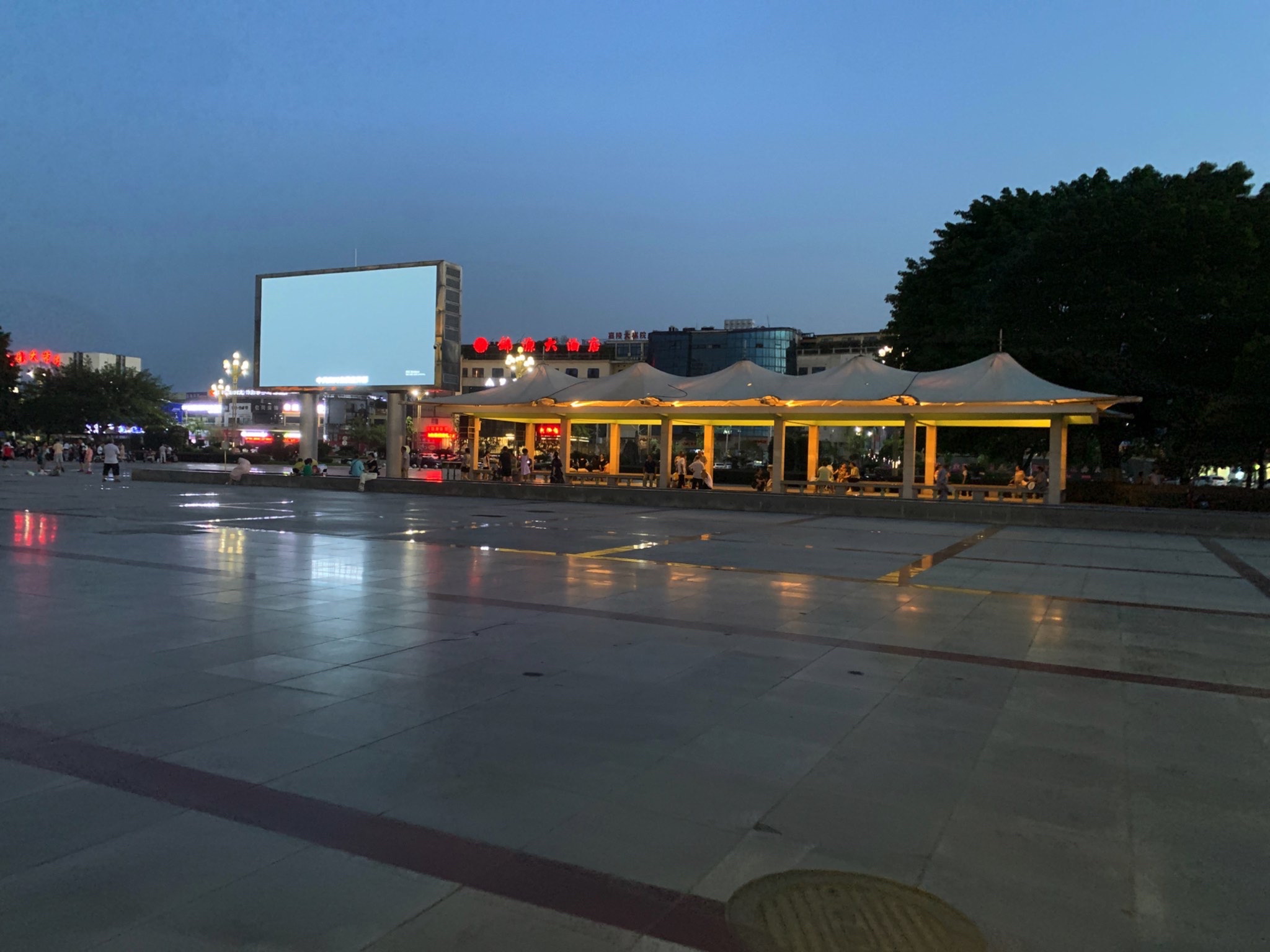 嘉陵广场旅行图片 1