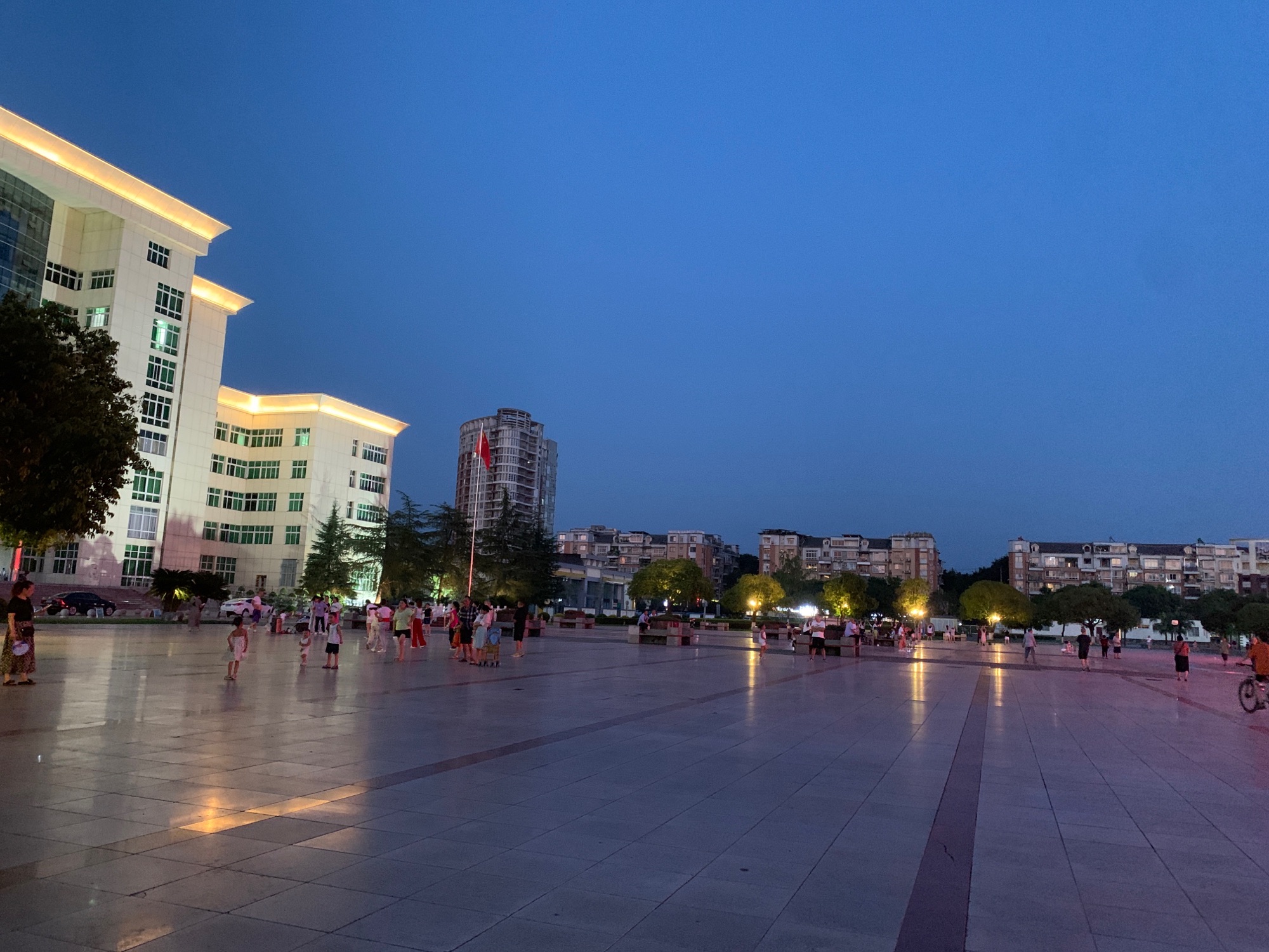 嘉陵广场旅行图片 3