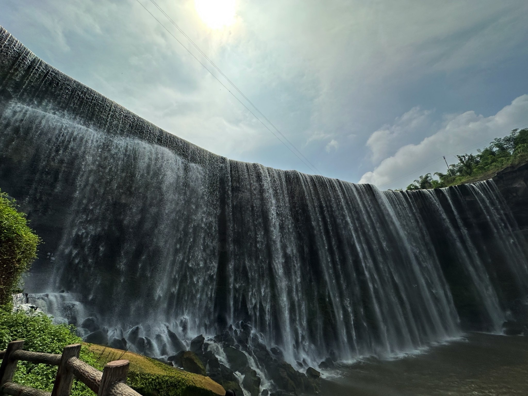 岳池低坑大瀑布