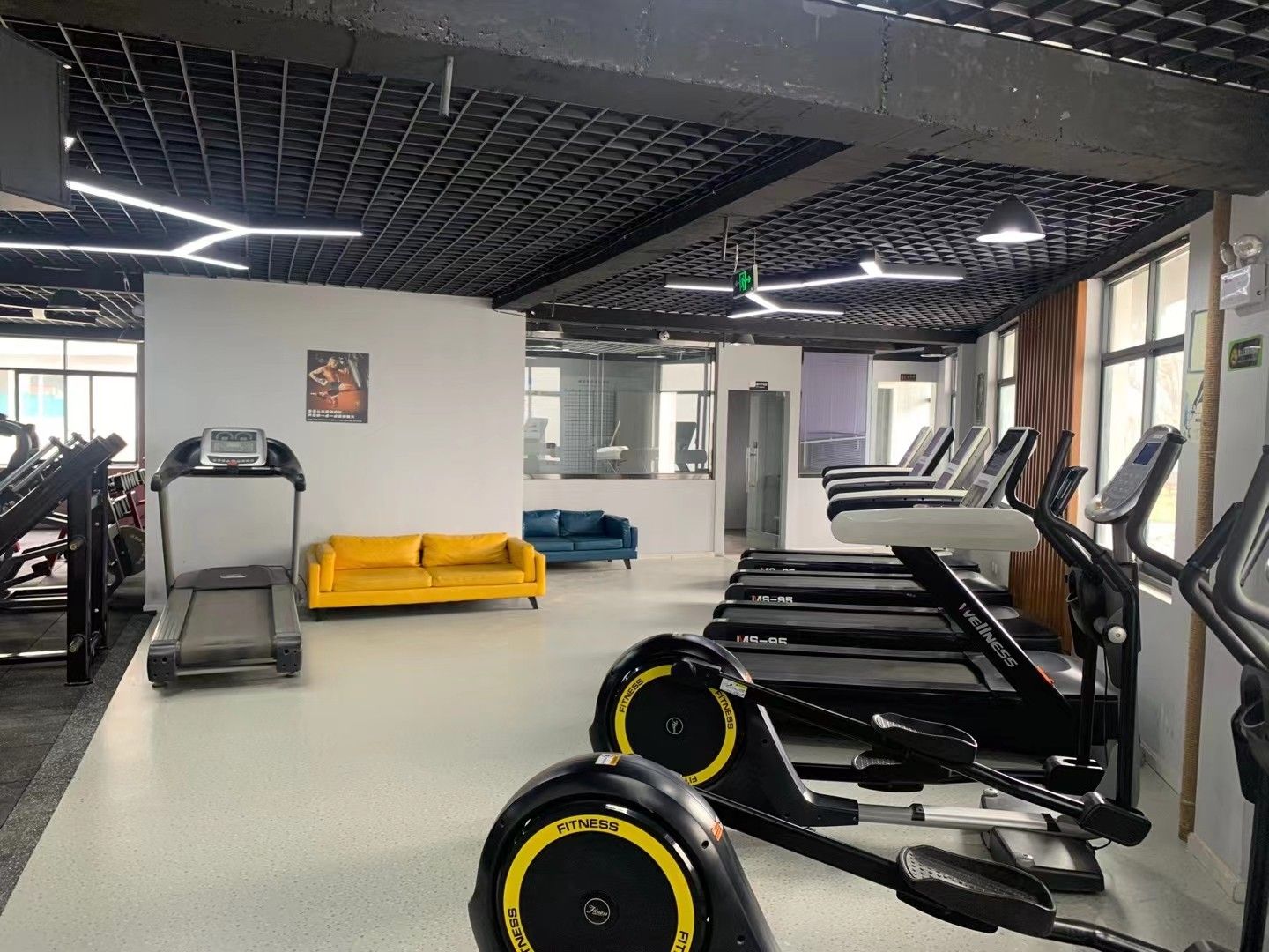 零度健身(滨河路店)