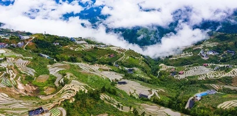 大花瑶虎形山景区