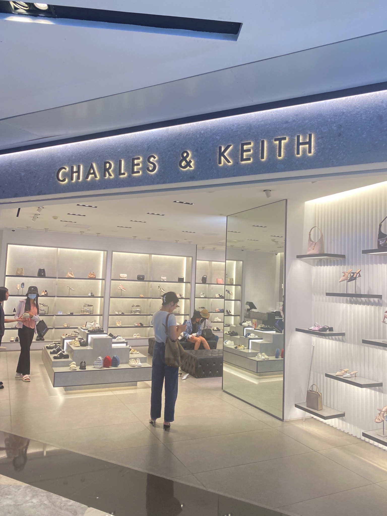 CHARLES&KEITH(南宁会展航洋城店)