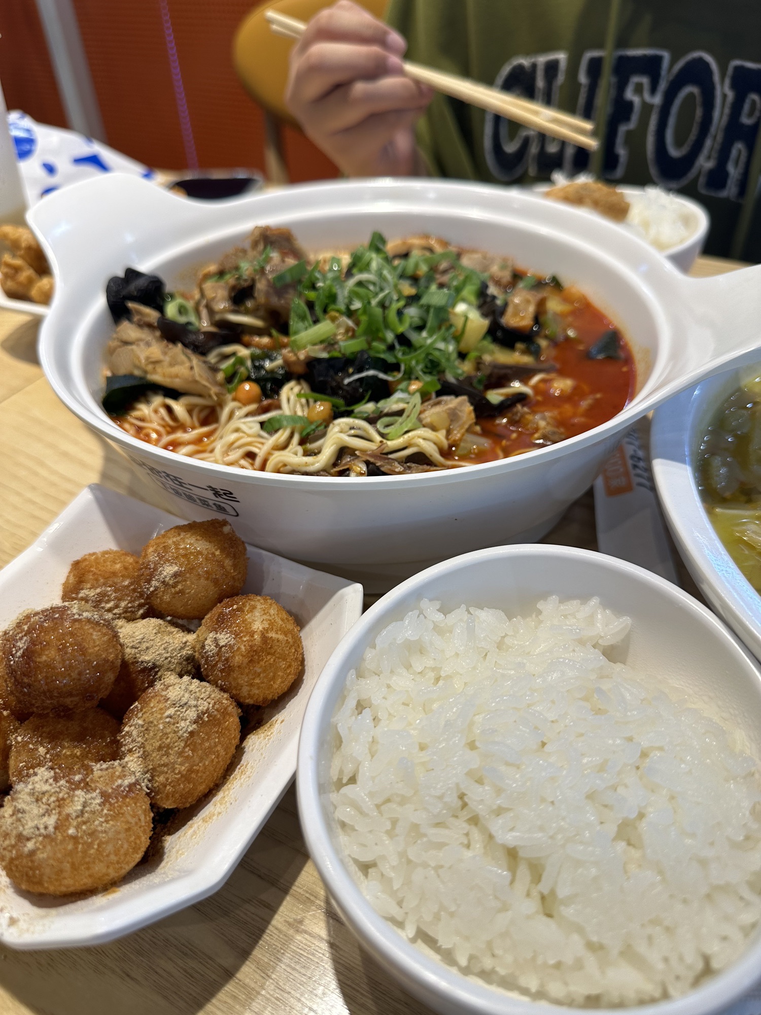 鱼你在一起(乌兰察布维多利广场店)