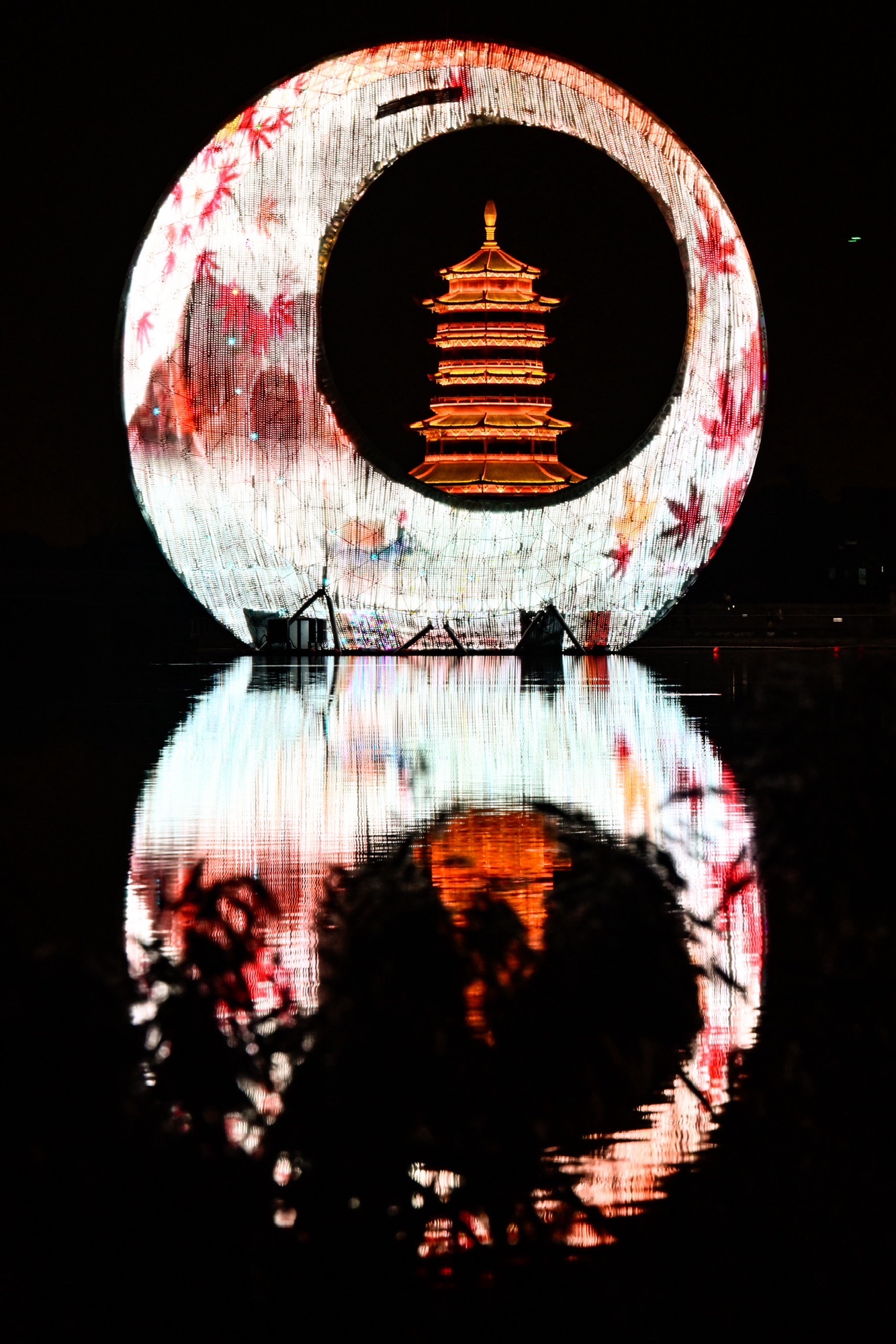 水天花月广场旅行图片 1