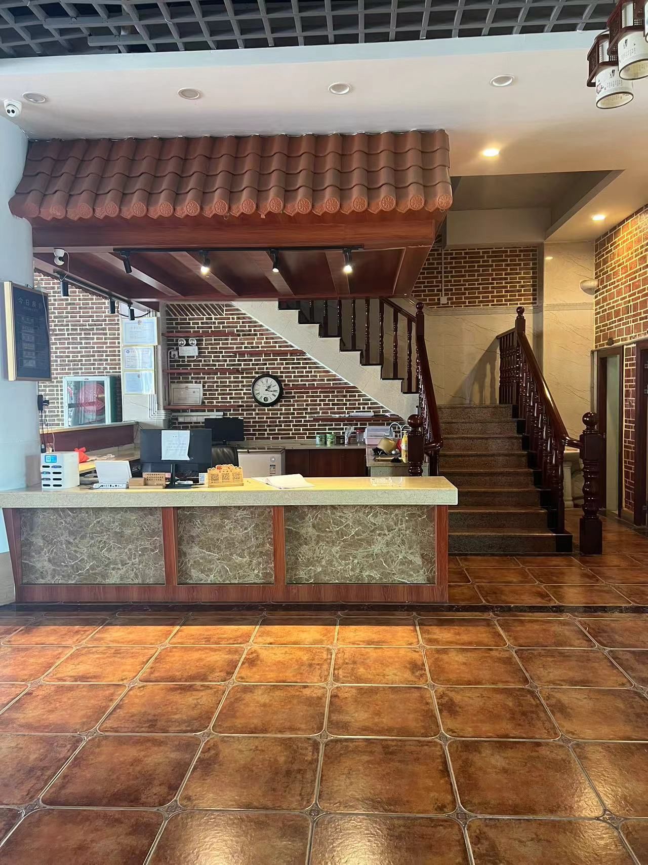 雾田酒店(临高新盈车站店)