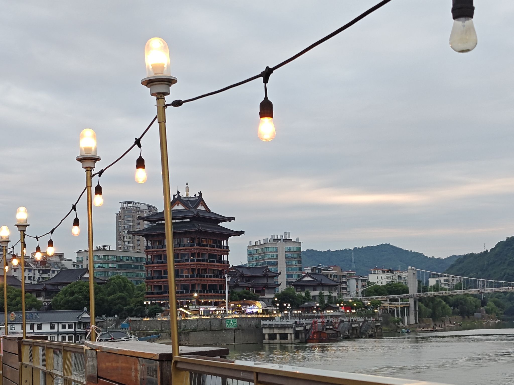 富春江夜游旅行图片 3