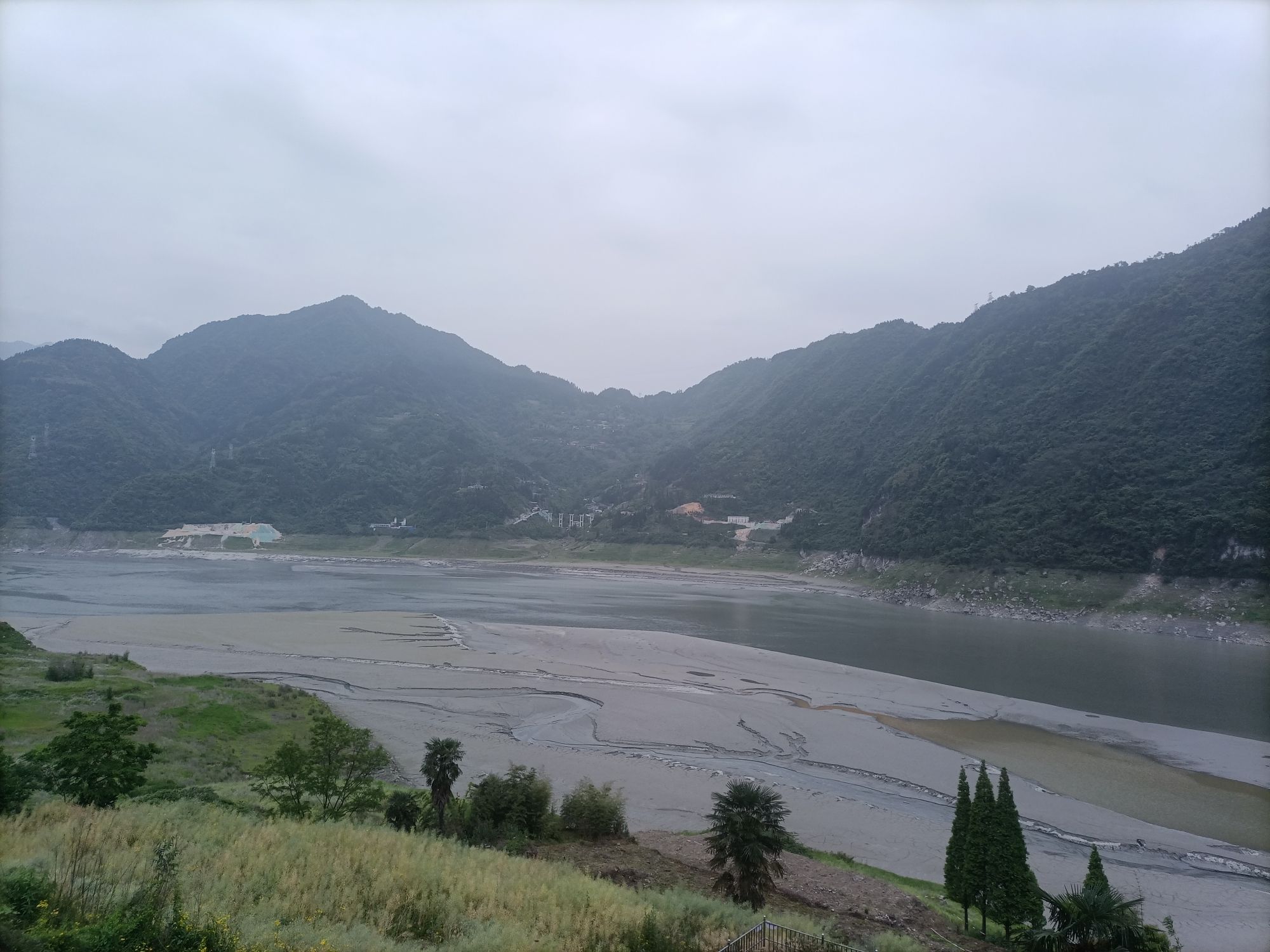 岷江白岩大峡谷