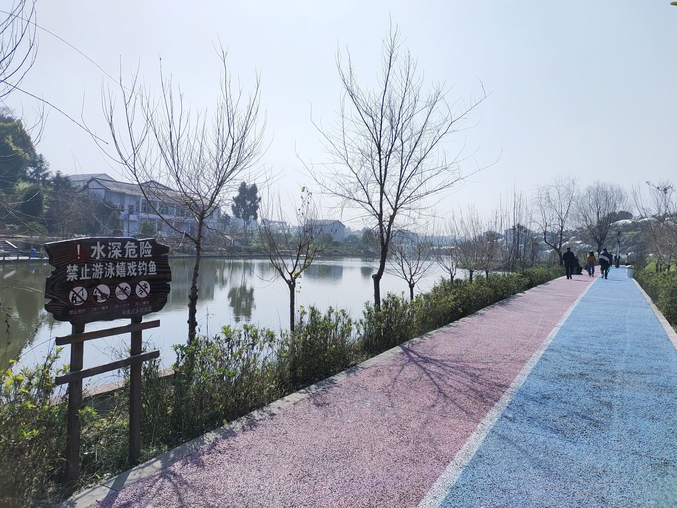 阿金河广场旅行图片 3