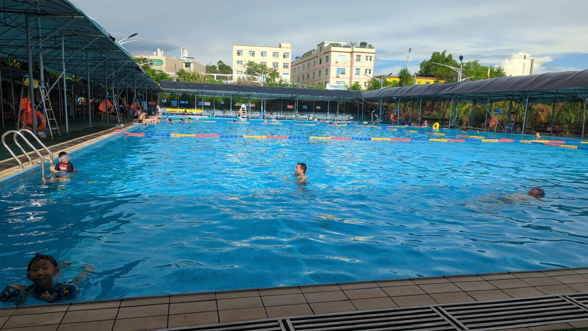 场地封面-珍宝园游泳馆