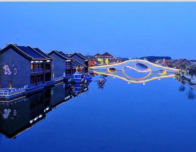 唐山南湖旅游景区-唐山文化广场