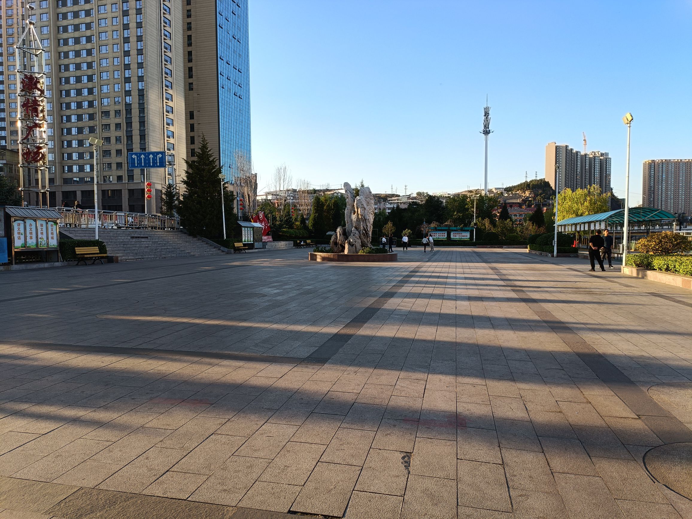 激情广场旅行图片 2