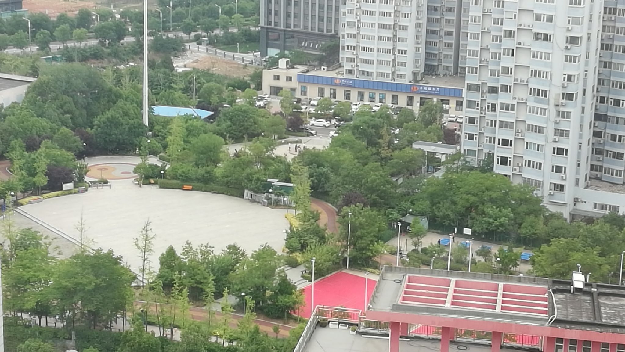 新城区和谐路体育健身游园旅行图片 1