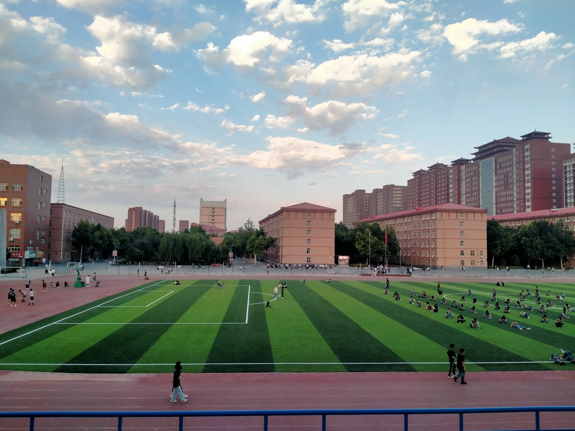 保定理工学院