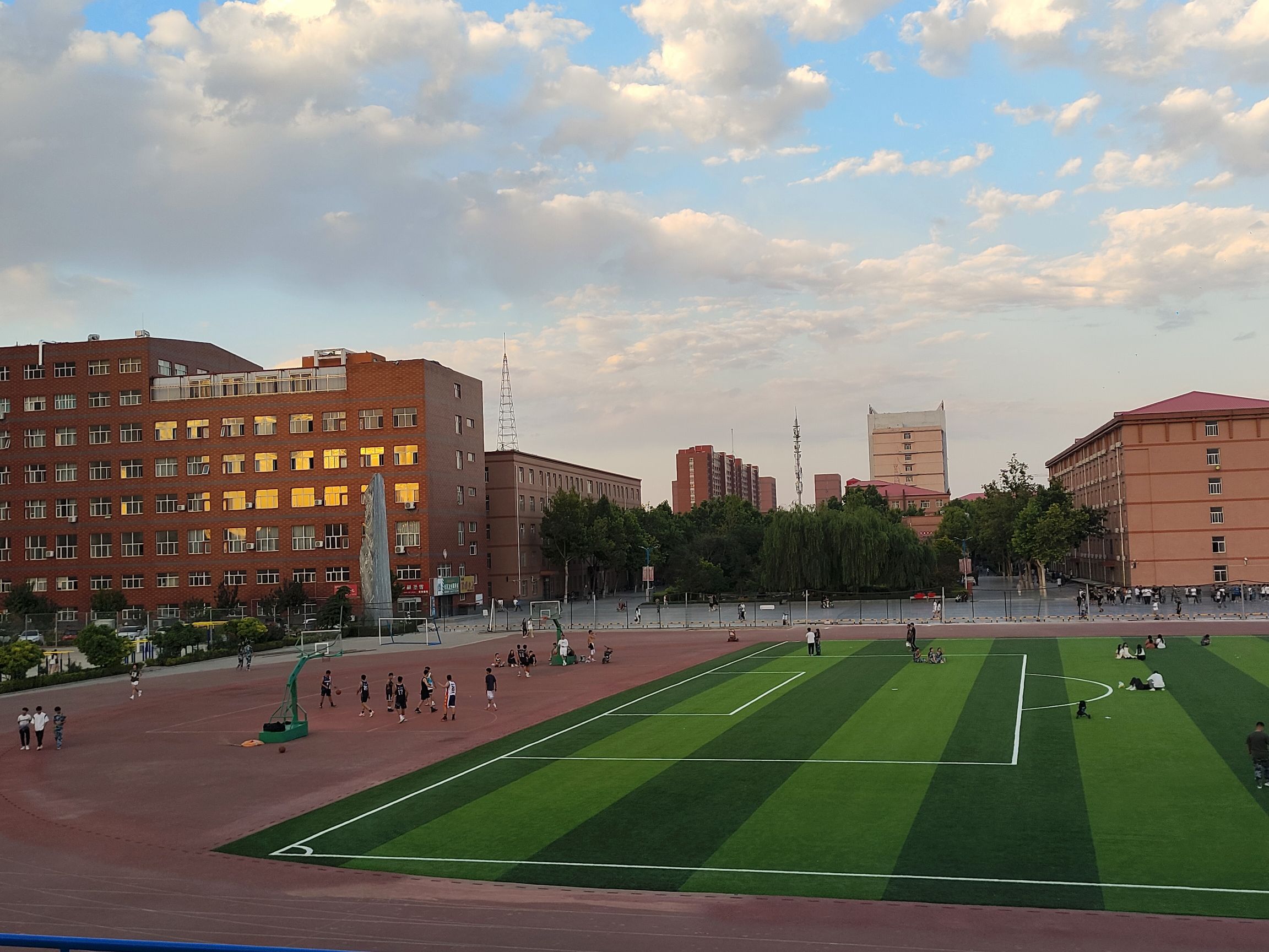 保定理工学院