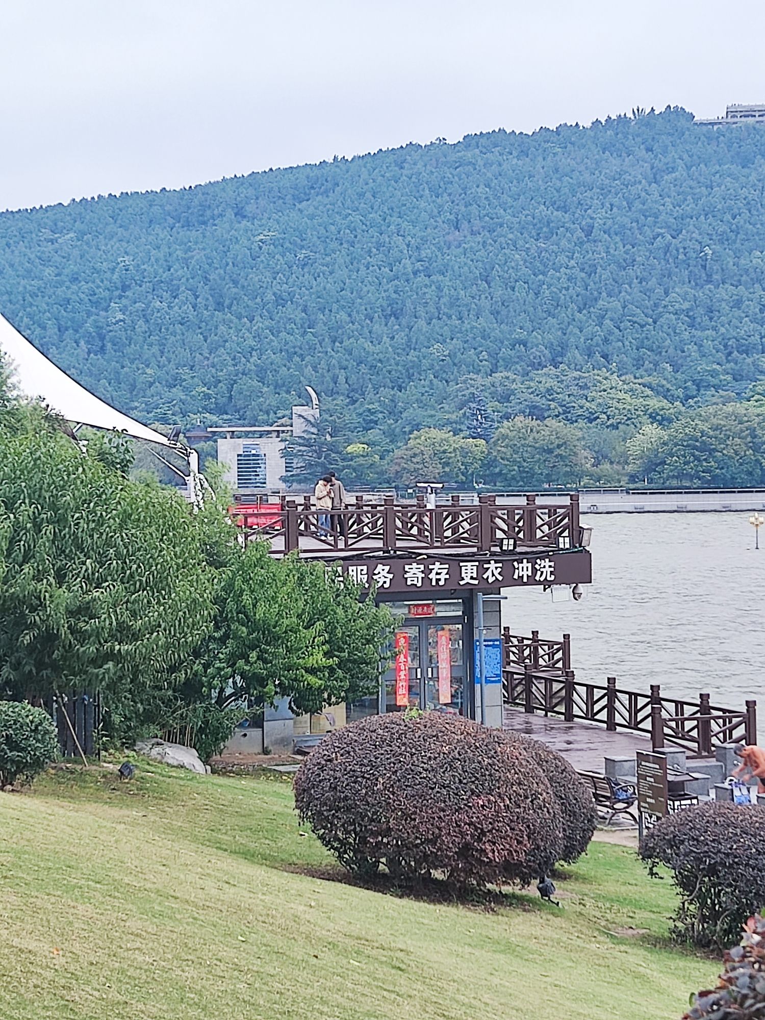 滨湖公园-入水