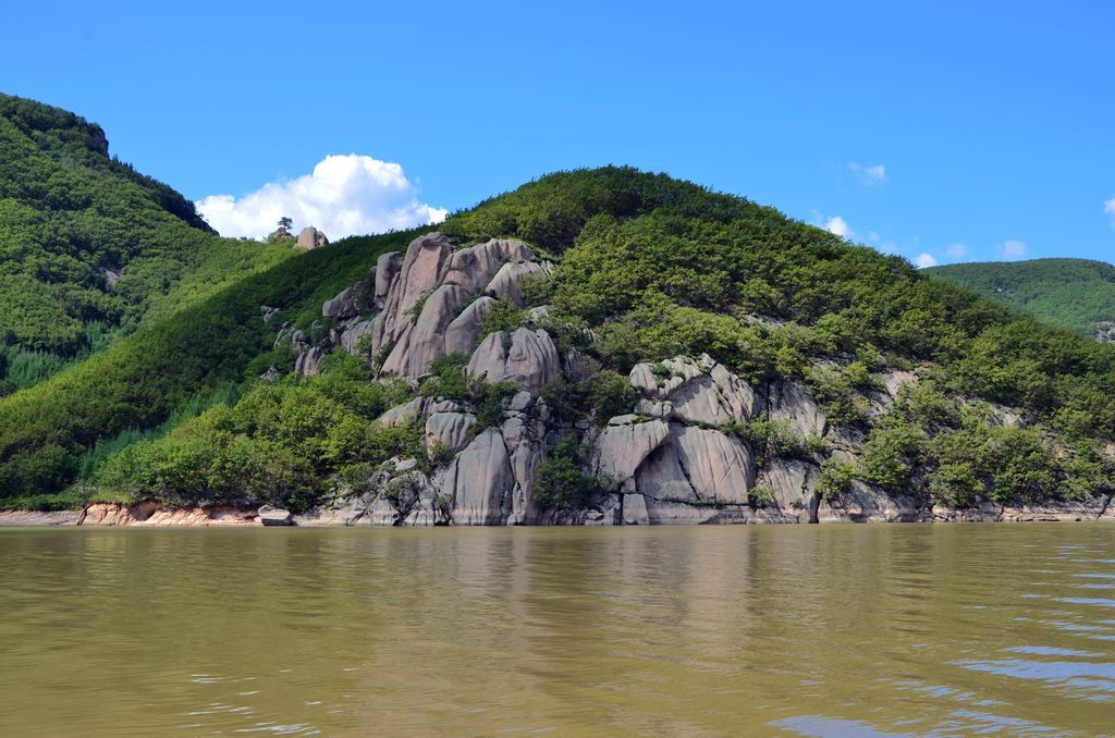 莲花湖鹰嘴峰风景区
