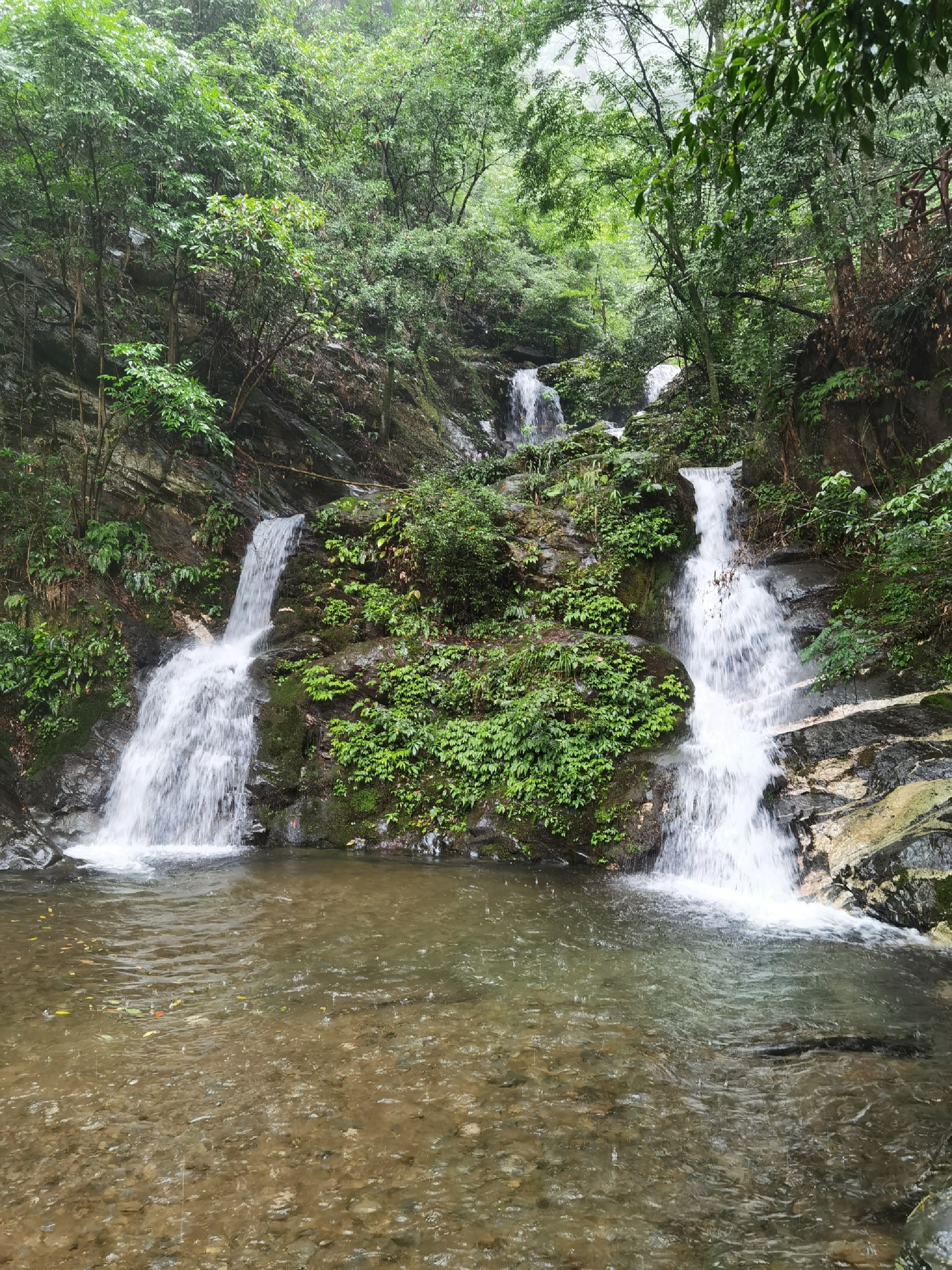 煌山瀑布旅行图片