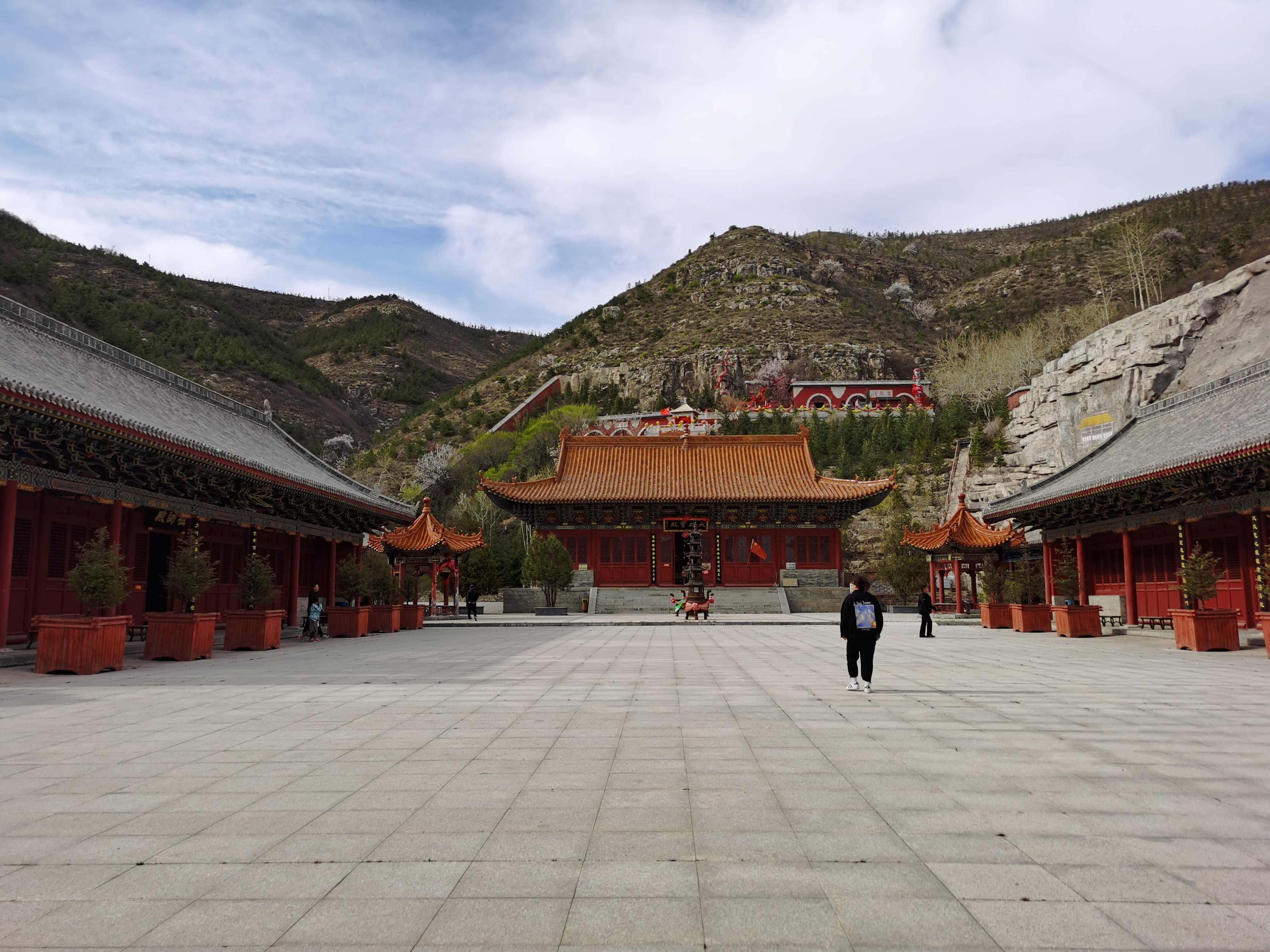 乌龙洞风景区