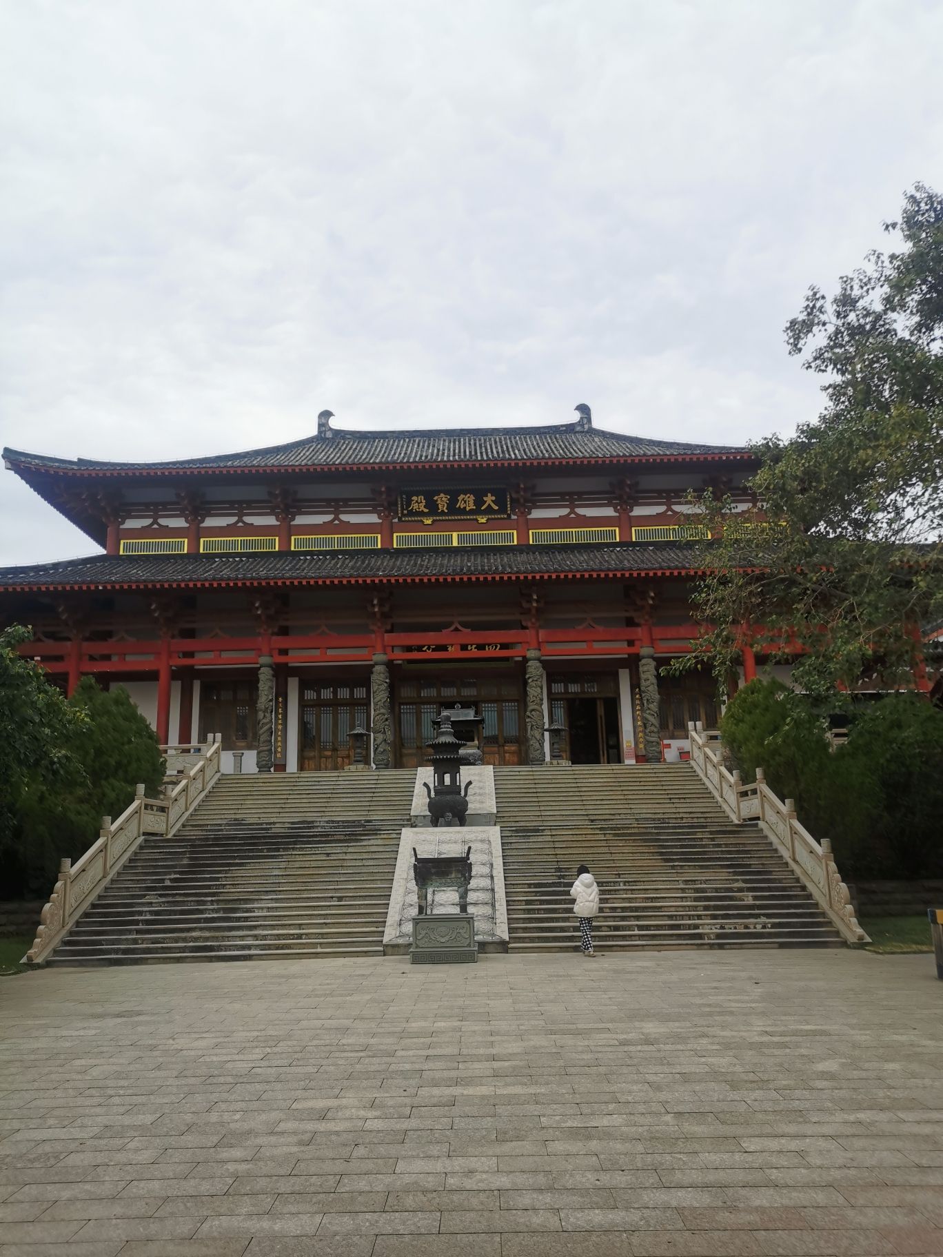 圆通宝殿实景照片
