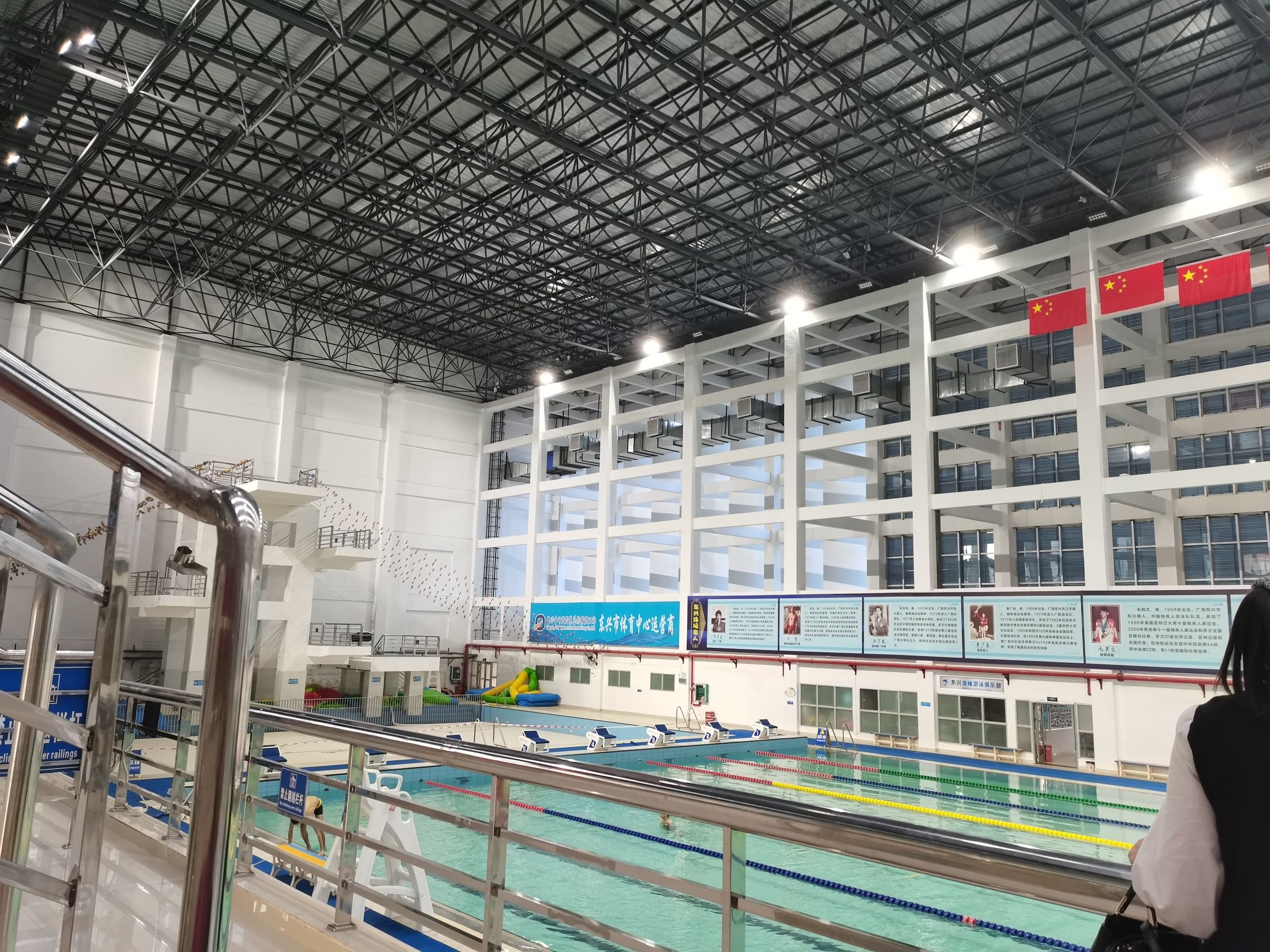 东兴市体育中心-游泳馆