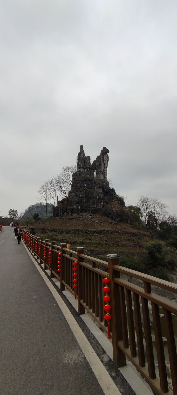 兴文石海洞乡旅游区-夫妻峰