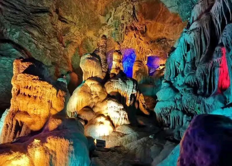 布甲溶洞旅行图片 2