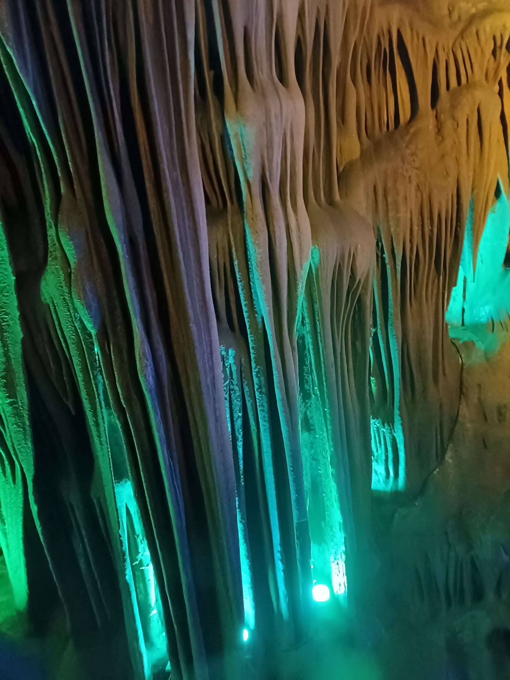 布甲溶洞旅行图片 2