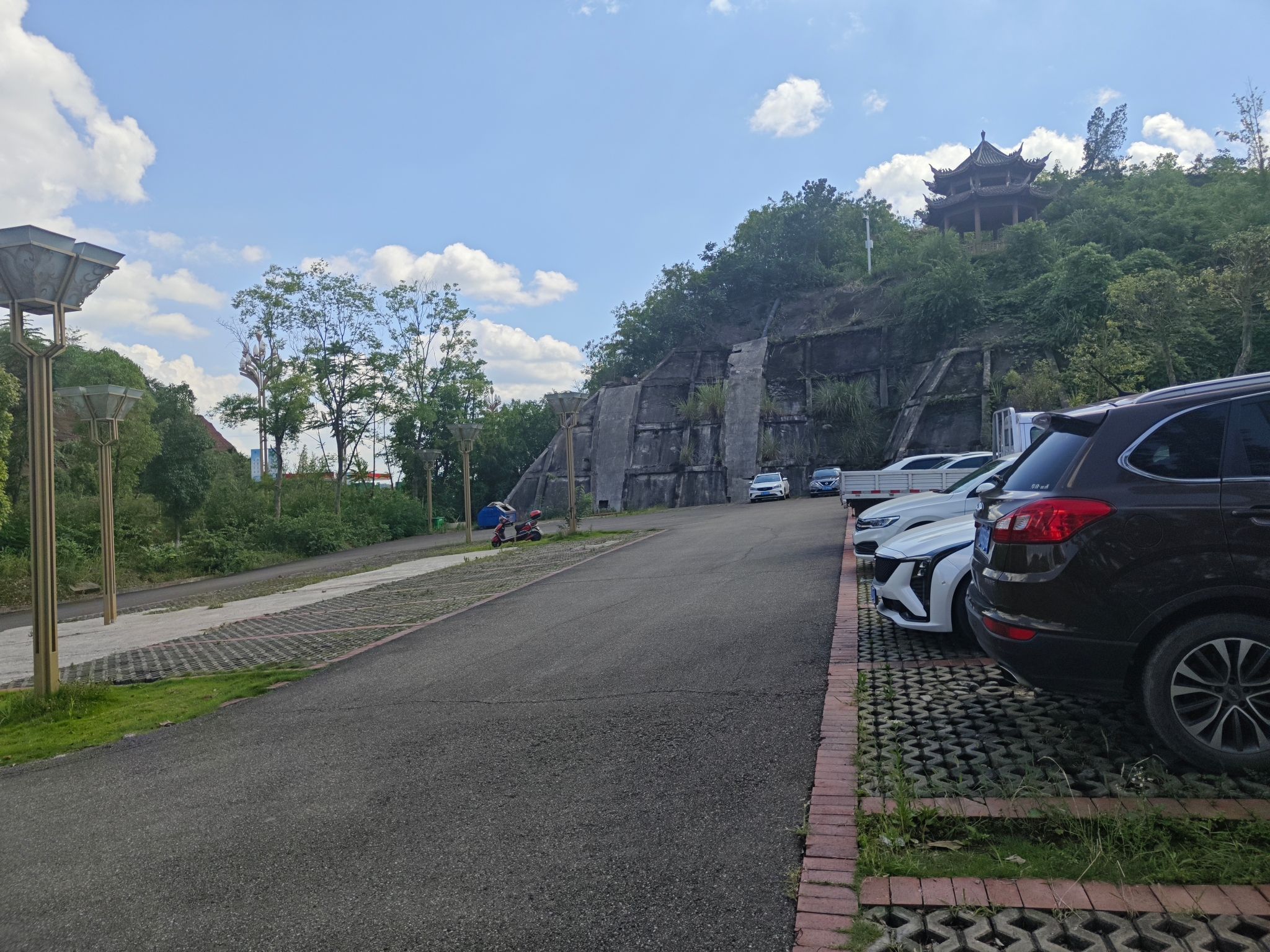 百牛赞歌广场旅行图片 1