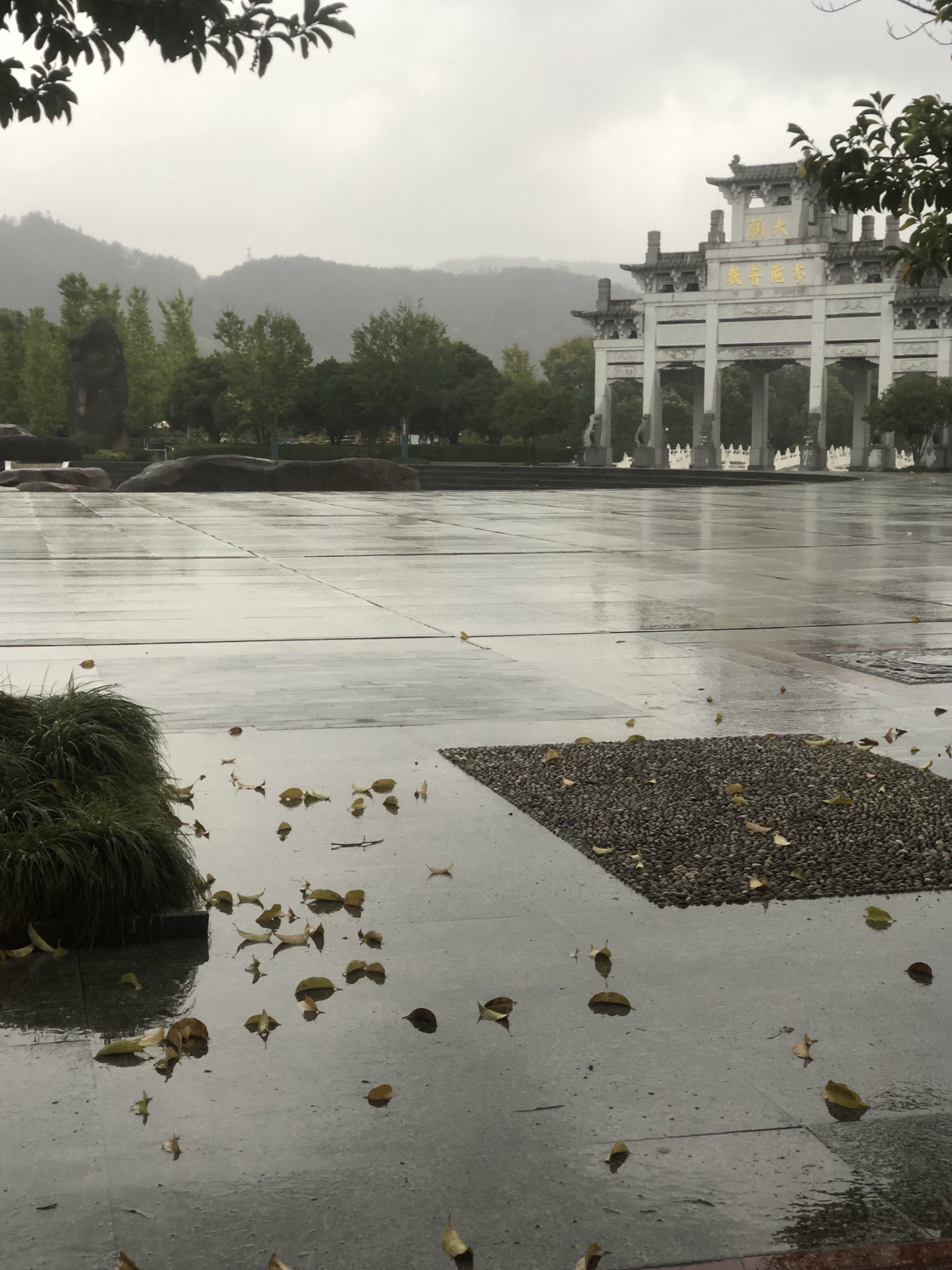 九华山风景区-九子袈裟广场