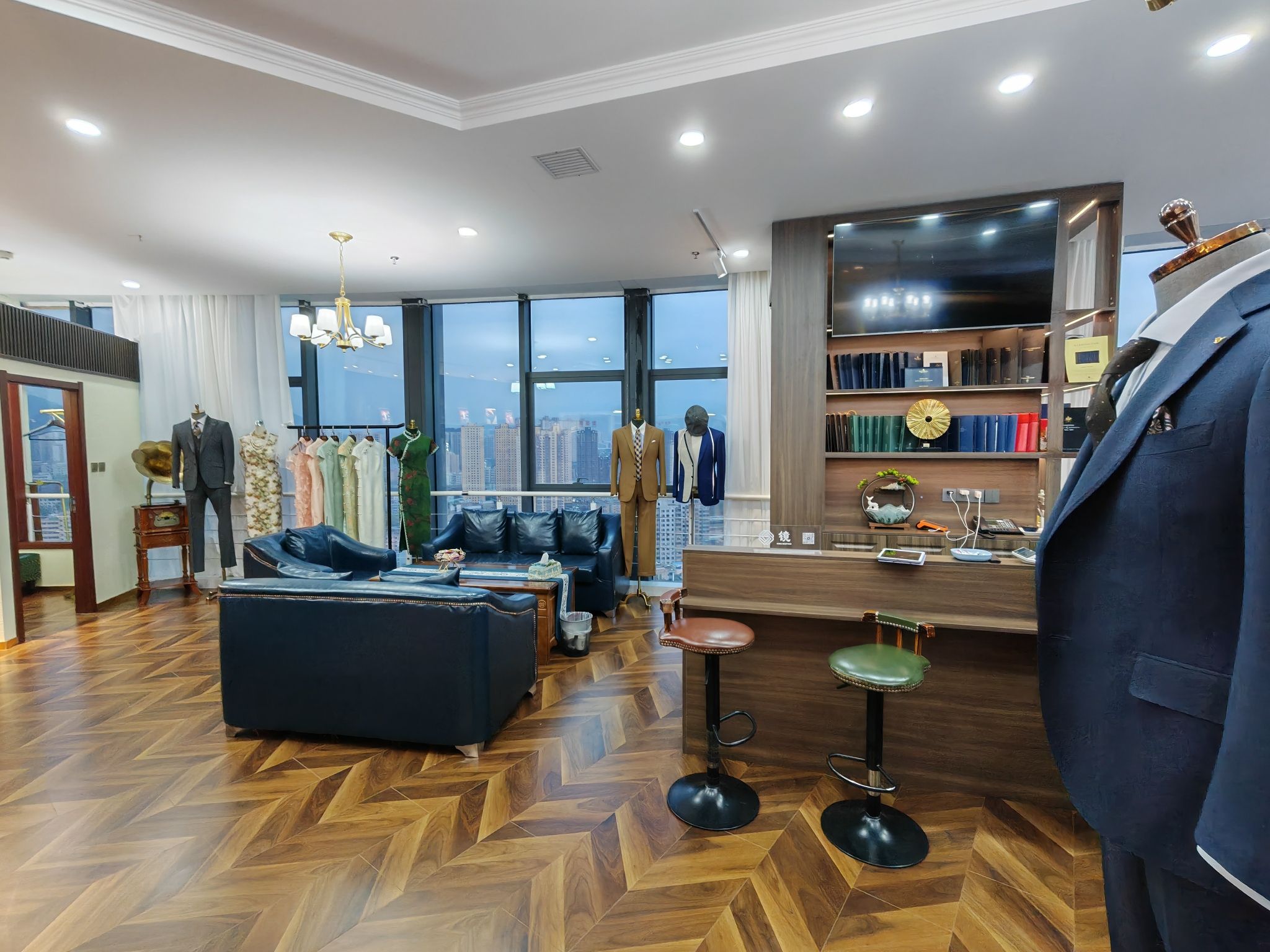 镜西服旗袍高级定制(兰州中心店)