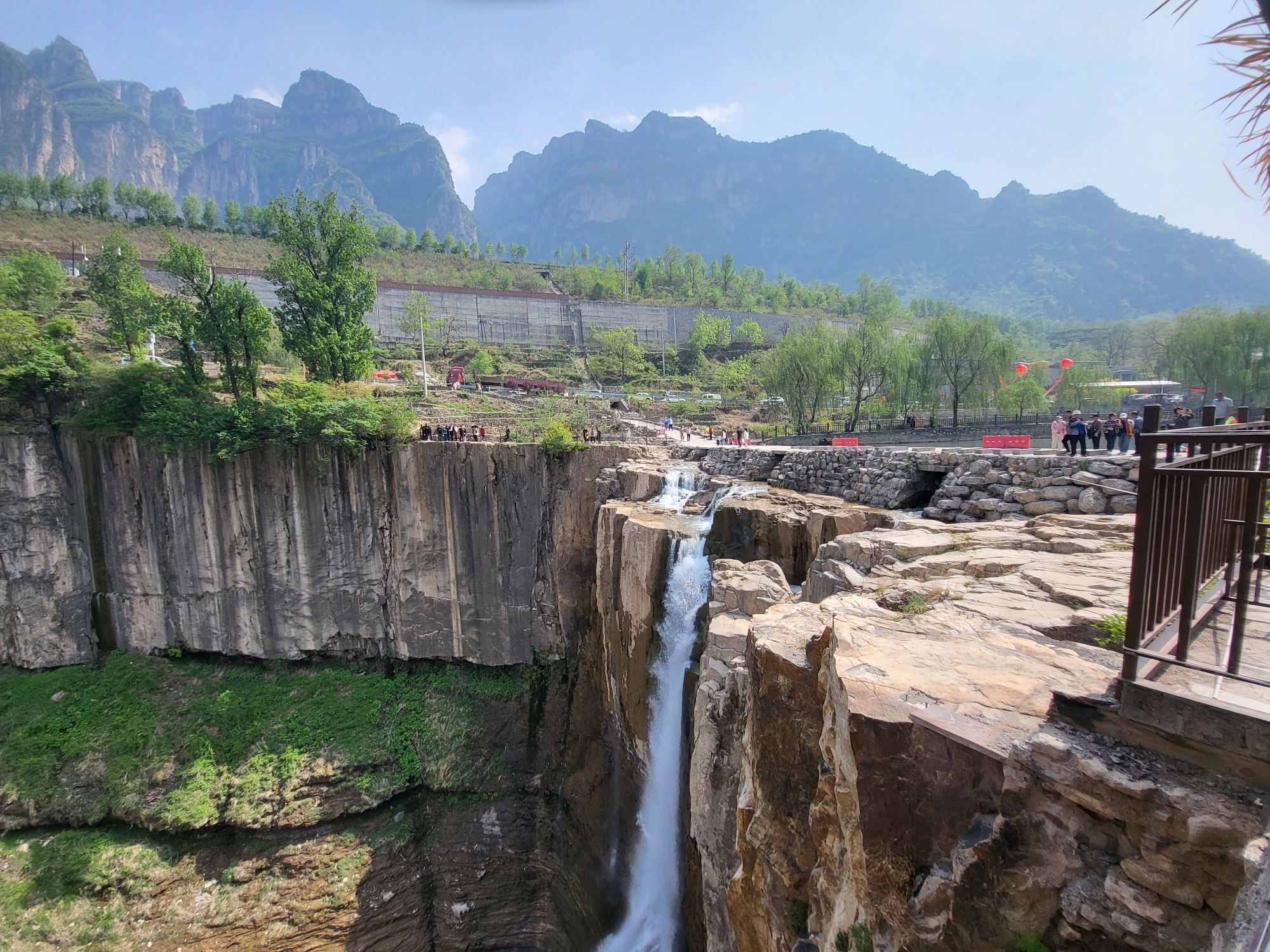 虹霓瀑布旅行图片 3