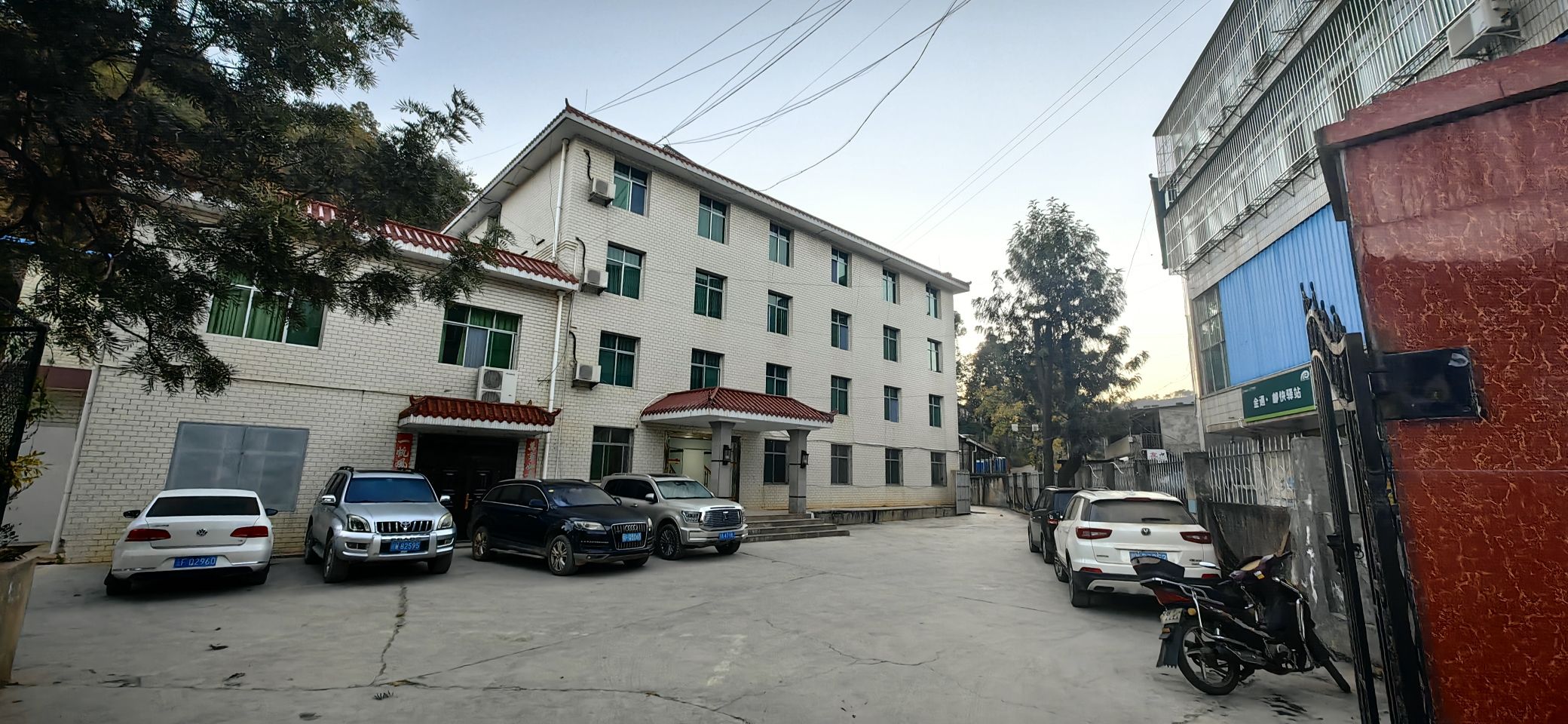 拉拉广场旅行图片 1