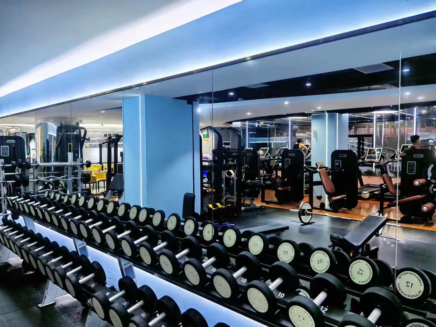 场地封面-韦纳健身(泥岗店)