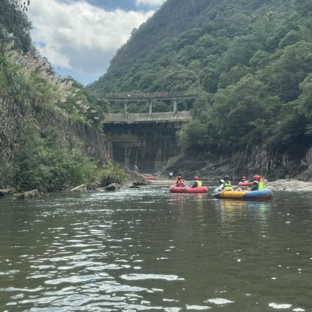 龙湾峡谷漂流旅行图片 2