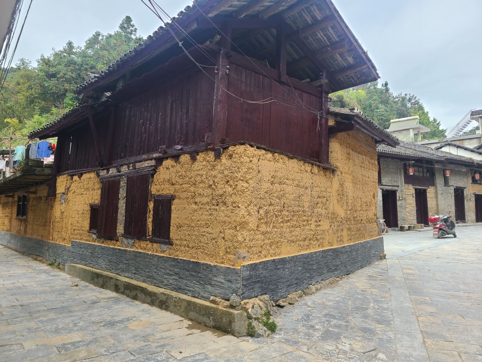 六段瑶寨