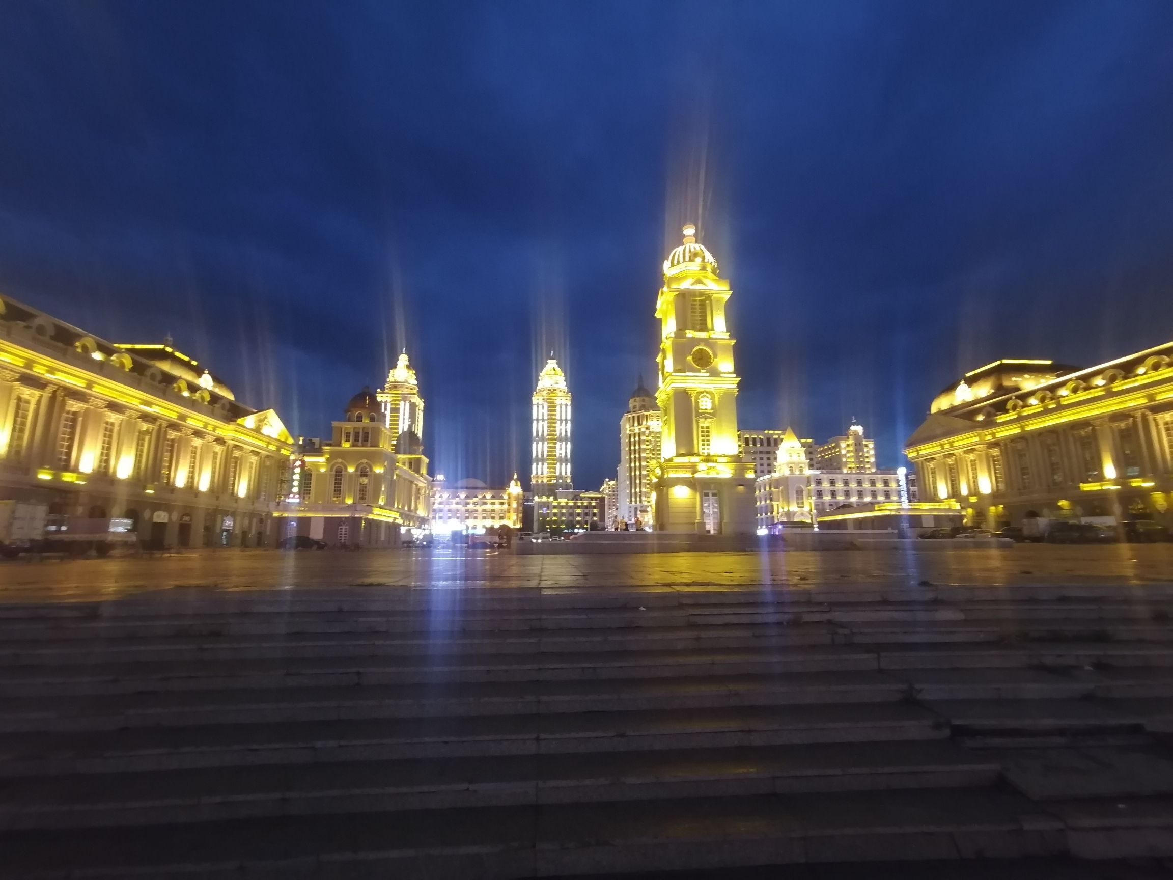 广场钟塔旅行图片 1