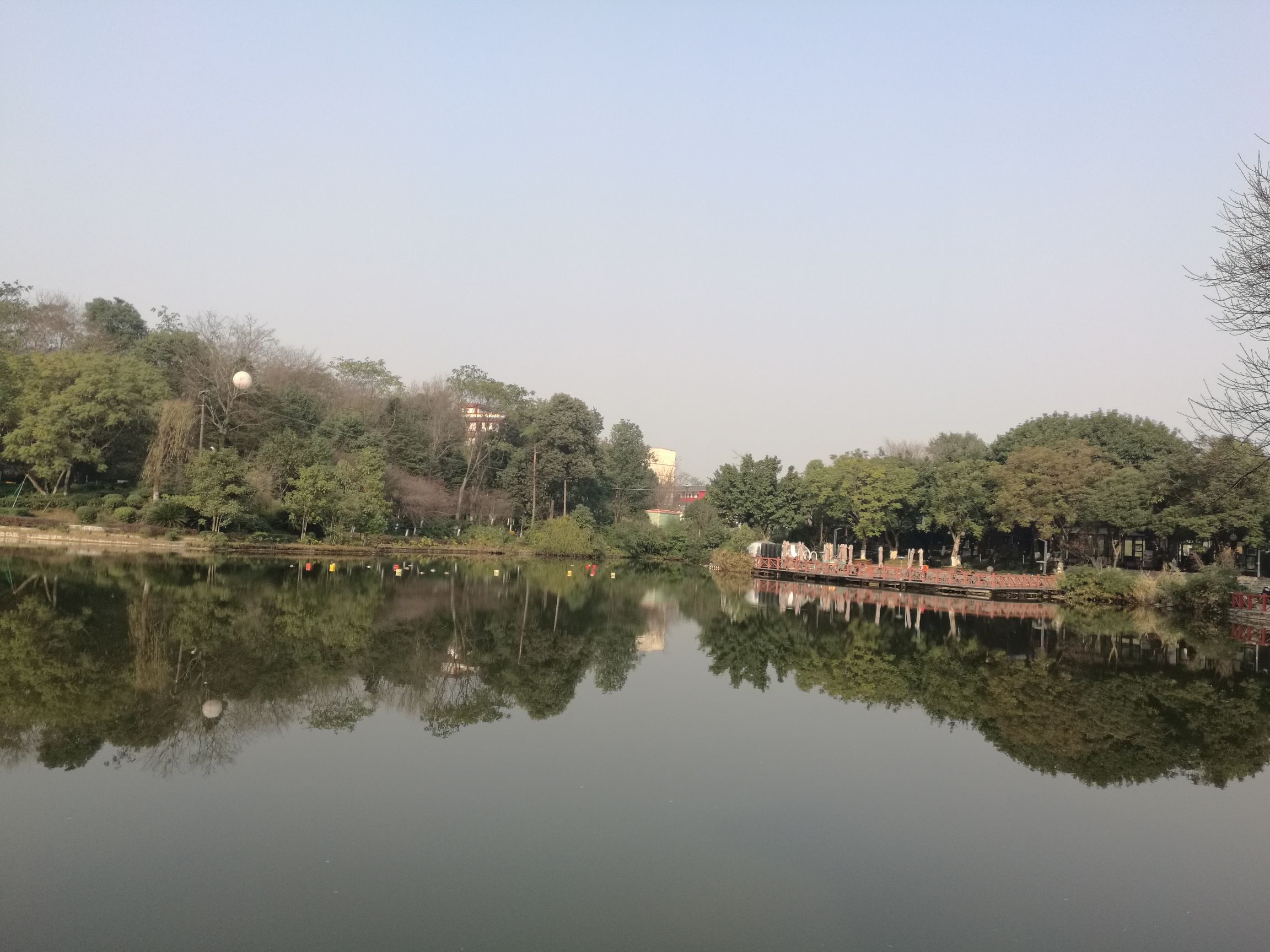 白塔公园-法治主题公园旅行图片 1